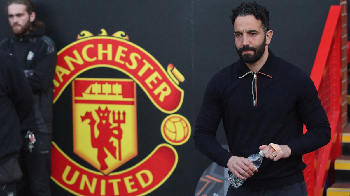 Manchester United vyhodil dalšího trenéra